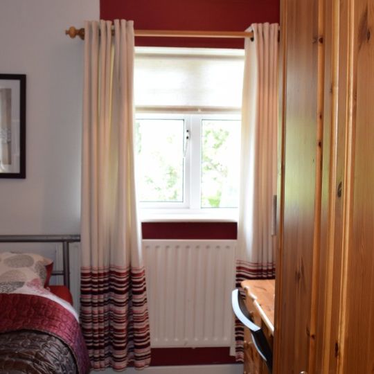 Good room in 4-bedroom apartment in Santry, Dublin - Photo 1