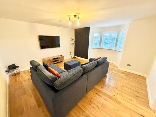 Lloyd Court, Glasgow, G73 - Photo 1