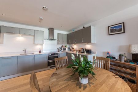 2 bedroom flat to rent - Photo 5