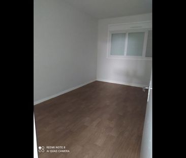 Location Appartement 4 pièces 76 m² Le Blanc - Photo 4