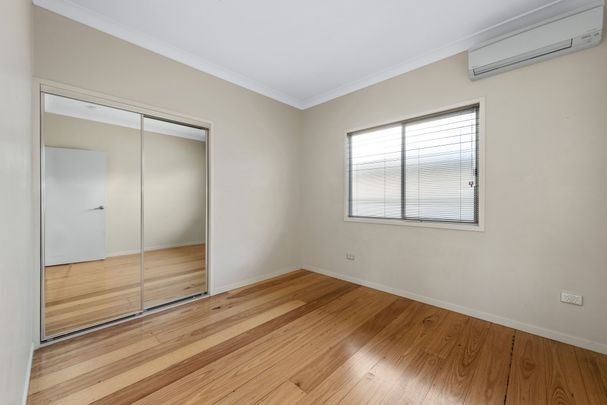 Modern entertainer's home - Photo 1