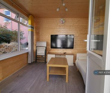 6 bedroom end of terrace house to rent - Photo 1