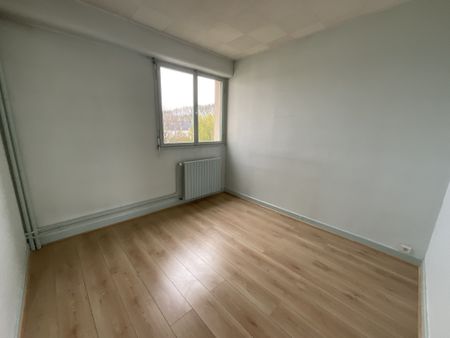Location Appartement 3 pièces 75m² BOURGES 18000 - Photo 3
