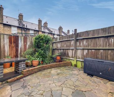 2 bedroom terraced house to rent - Photo 6