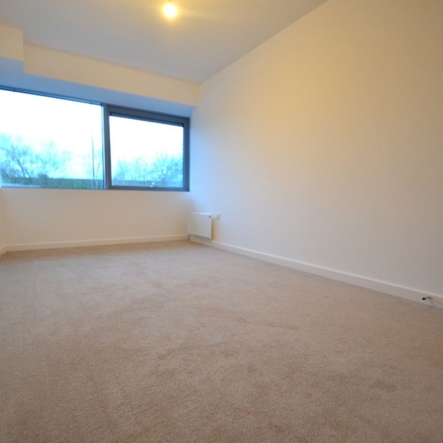 1 bedroom Ground floor flat to rent - Photo 1
