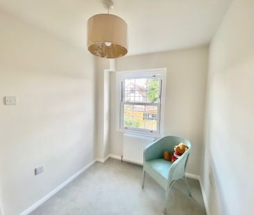 West Passage, Herts, Tring - Photo 2