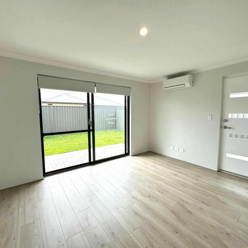 Modern Low-Maintenance Living in Sought-After Ravenswood. - Photo 1