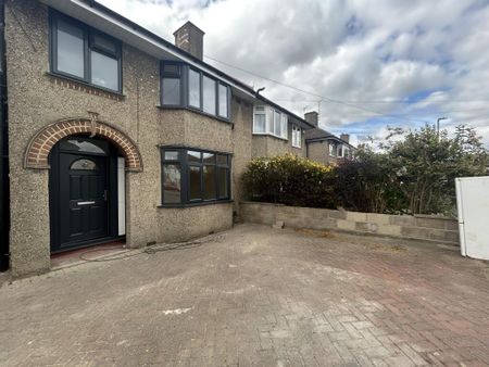 4 bedroom semi-detached house to rent - Photo 2