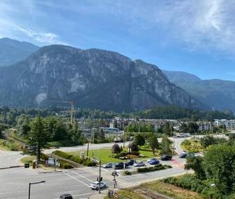 Fully Furnished 2 Bed+1 Bath - Squamish - Photo 2