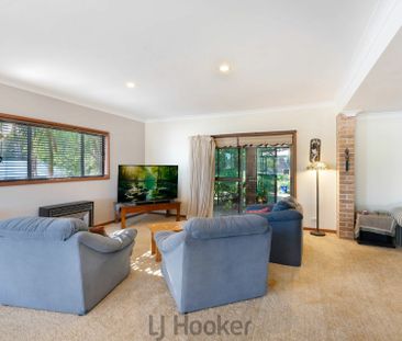 Spacious Family Home with Stunning Lake Views - Photo 1