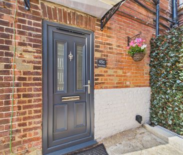 Priory Avenue, High Wycombe, Buckinghamshire,HP13 - Photo 4