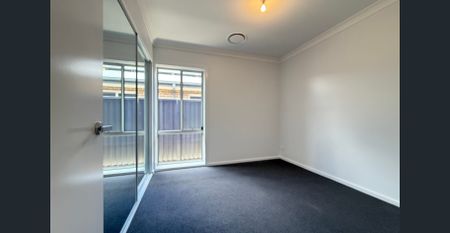 Stunning New 4-Bedroom Home with Solar Panels – Save on Energy Costs! - Photo 4