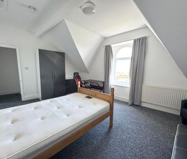 3 bedroom apartment to rent - Photo 6