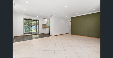 Entertainers' Delight with Beautiful Outdoor Living - Photo 3