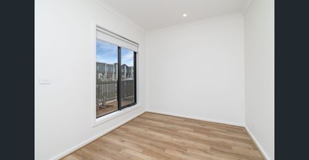 **RECEIVE ONE MONTH FREE RENT, ASK US HOW! Spacious 4-Bedroom Townhome for Lease in Cloverton Estate - Photo 3