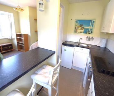 1 Bedroom Apartment To Let - Photo 6