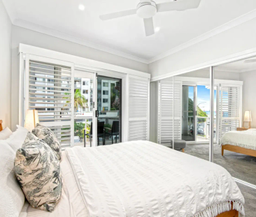 Luxury Coastal Living with Breathtaking Ocean Views - Photo 4