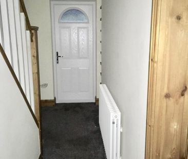 3 bedroom semi-detached house to rent - Photo 6