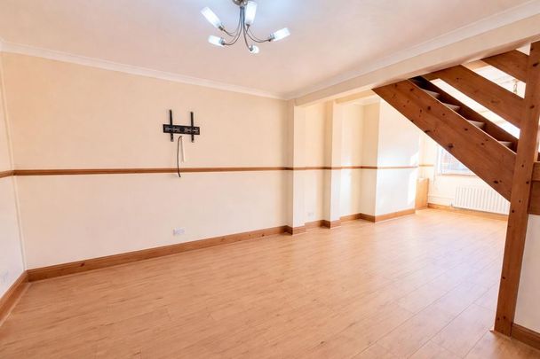 3 bedroom terraced house to rent - Photo 1