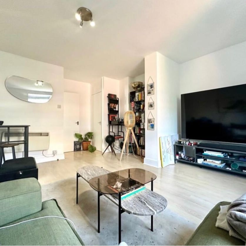 2 Bed Flat, Boston Place, NW1 - Photo 1