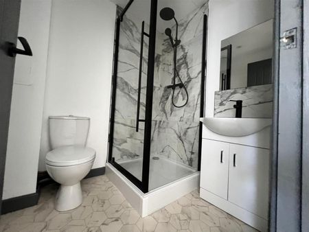 5 bedroom Student Flat to rent in Medburn House, Barker Street, Shieldfield, Newcastle Upon Tyne - Photo 5