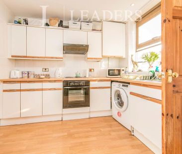 2 bedroom mid-terrace to rent St Julian Grove, Colchester, Essex, CO1 - Photo 5