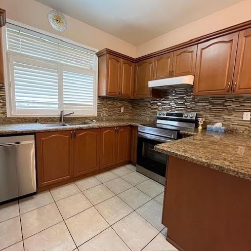 For Lease - 5440 Churchill Meadows Boulevard, Mississauga, Ontario - Photo 1