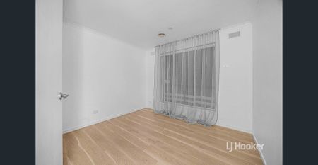 Low-Maintenance Living in a Prime Werribee Location! APPLICATIONS NOW OPEN - Photo 5