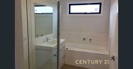 Modern Townhouse Living - Photo 4