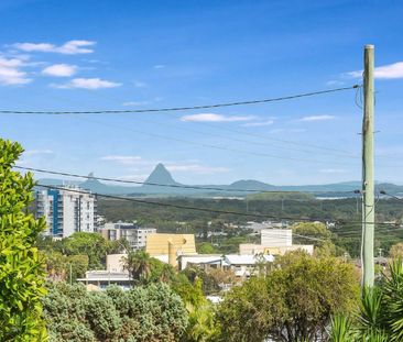 SPACIOUS FAMILY LIVING! PARTIALLY FURNISHED FOR YOUR CONVENIENCE! - Photo 6