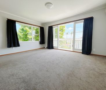 Te Atatu South - 3 Bedroom House - Photo 3