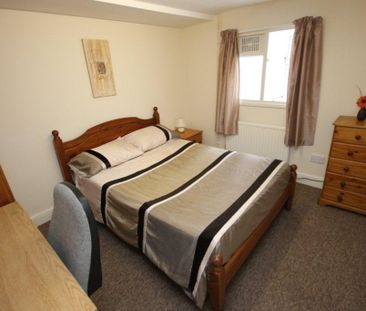 5 bedroom semi-detached house to rent - Photo 4