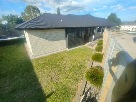 24 Rolleston St - Photo 2