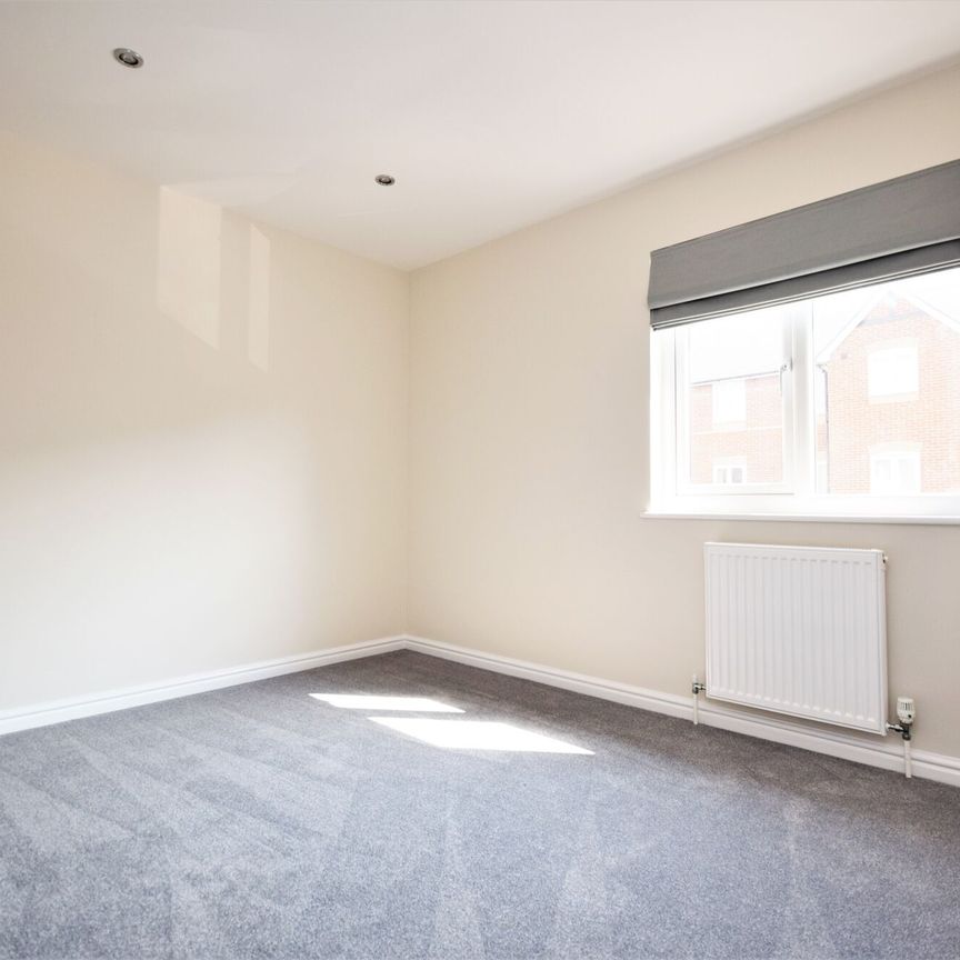 2 bedroom flat to rent, - Photo 1