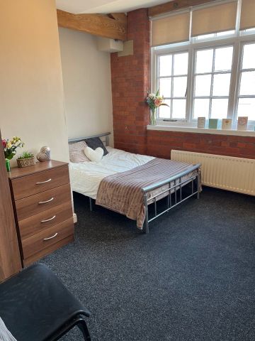Room in a Shared Flat, Bells Square, S1 - Photo 4