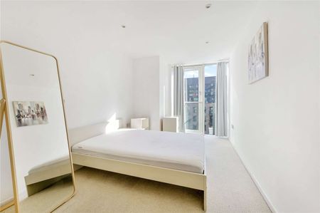 Ability Place is conveniently located close to South Quay DLR station, Canary Wharf underground station, Canary Wharf shopping centre and the numerous restaurants, bars and supermarkets. - Photo 3