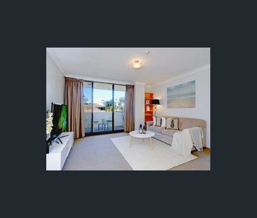 North Facing Apartment on Quiet Leafy Street in Prime Location - Photo 1