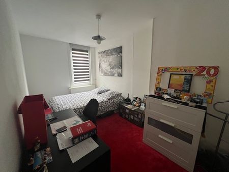 Location Appartement 4 pièces 81m² MALO LES BAINS 59240 - Photo 3