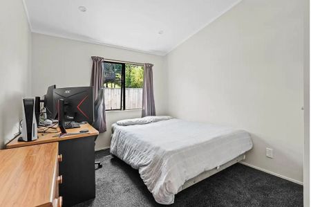 Sunny 3 bedroom set back off the road - Photo 3