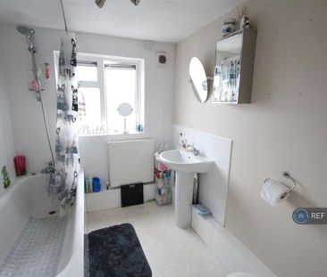 3 bedroom terraced house to rent - Photo 6