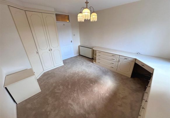 Mucklow Hill, Halesowen - Photo 1