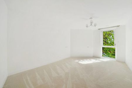 2 bedroom retirement property to rent - Photo 3