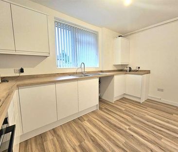 North Hill Drive, Romford, RM3 - Photo 6