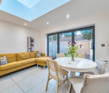 3 bedroom end of terrace house to rent - Photo 4