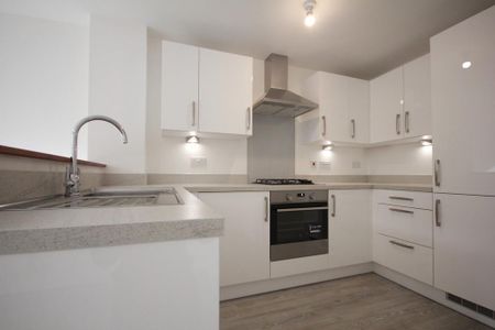 4 bedroom terraced house to rent - Photo 2