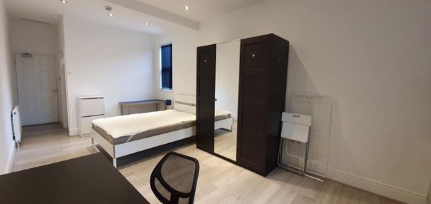 Studio to rent - Photo 1