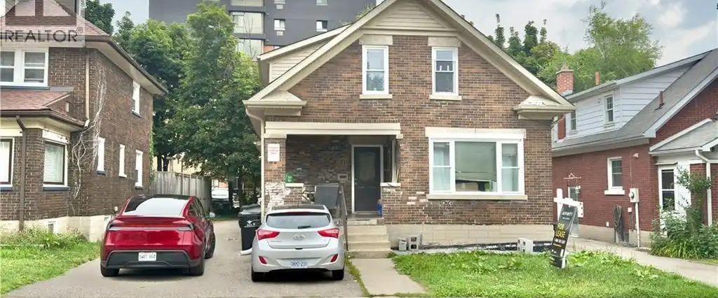 16 MARSHALL Street — 4 Bedroom - Photo 1