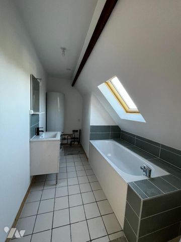 SAINTE-CATHERINE : appartement entièrement rénové avec une chambre - Photo 3