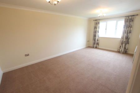 Guildford Road, Woking - 2 bedrooms Property for lettings - Seymours - Photo 4