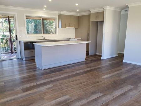 Beautifully Renovated - Water Usage Included! - Photo 3